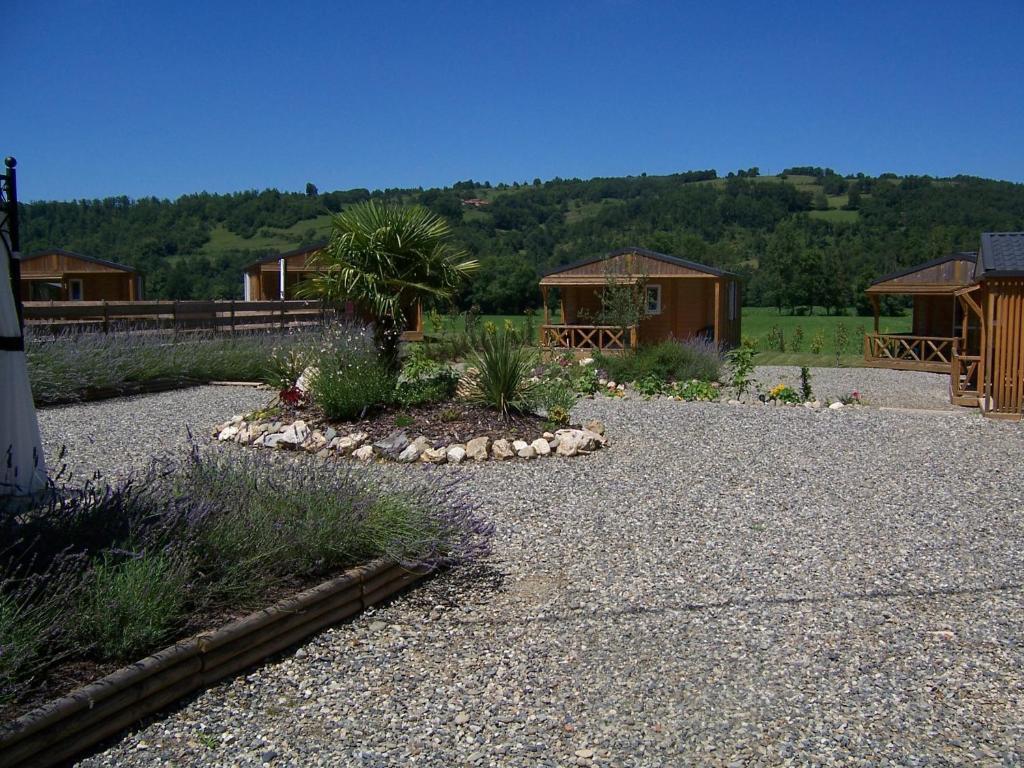 Hotel La Tour Du Loup La Bastide-de-Sérou Exterior foto