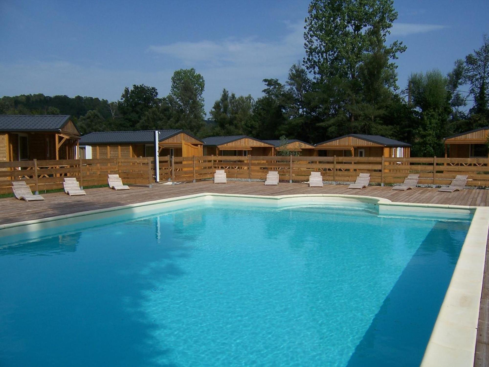 Hotel La Tour Du Loup La Bastide-de-Sérou Exterior foto