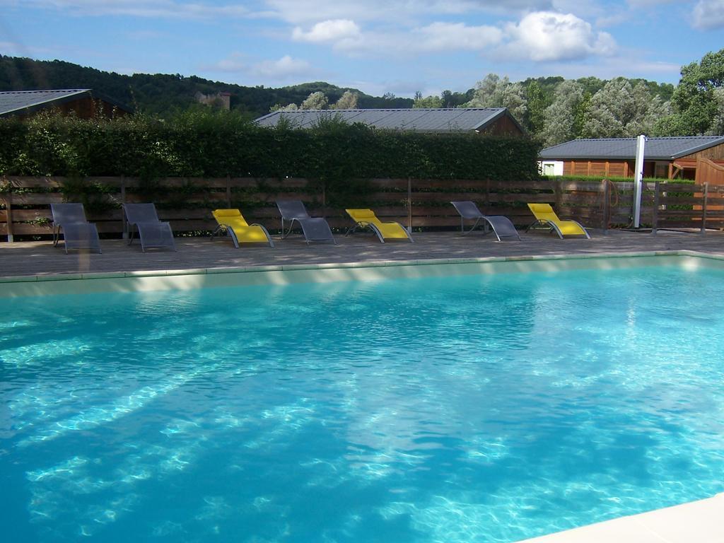 Hotel La Tour Du Loup La Bastide-de-Sérou Exterior foto